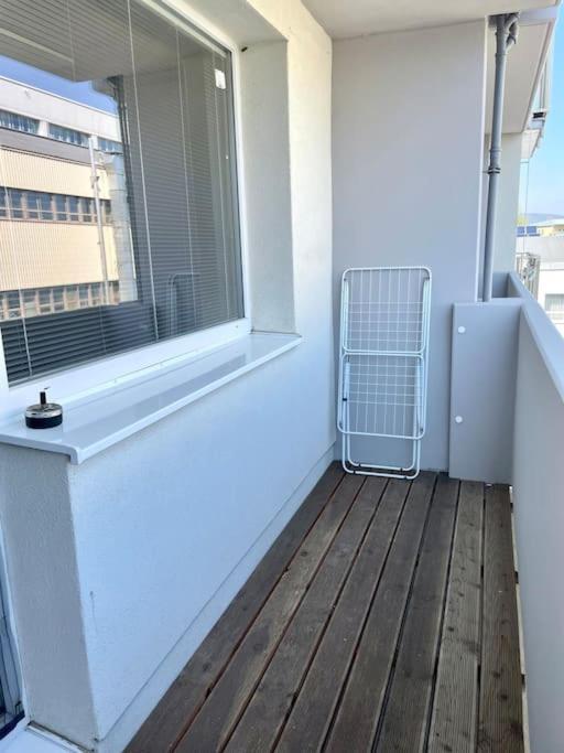 Krasny Utulny Byt S Balkonom A Parkovanim! Bratislava Exteriör bild